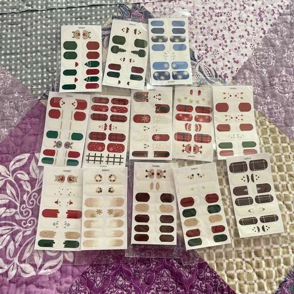 SOLD! Brand new Christmas stick on nail polish - Picture 4 of 6